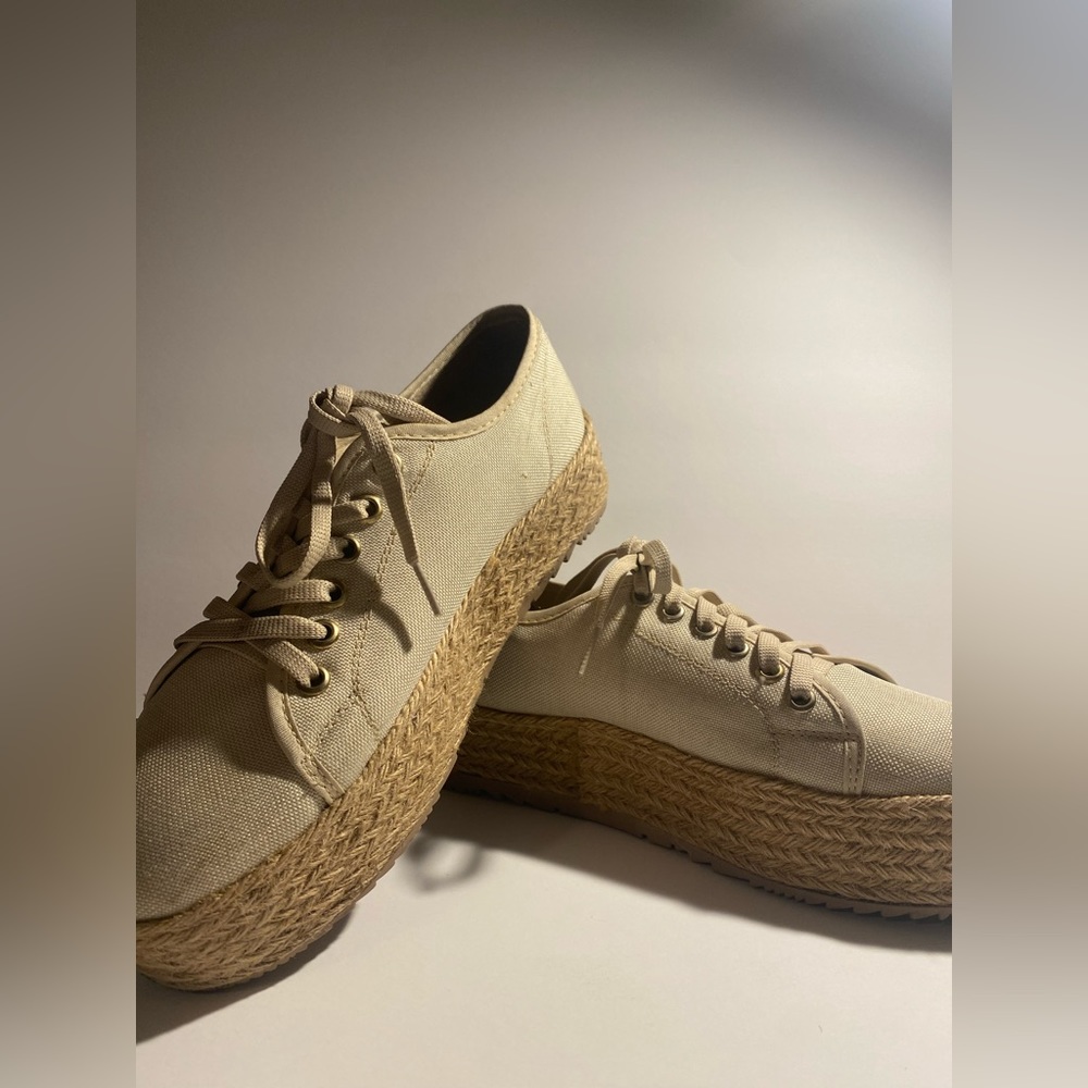 Perugia beige espadrille platform sneakers, size 7 W